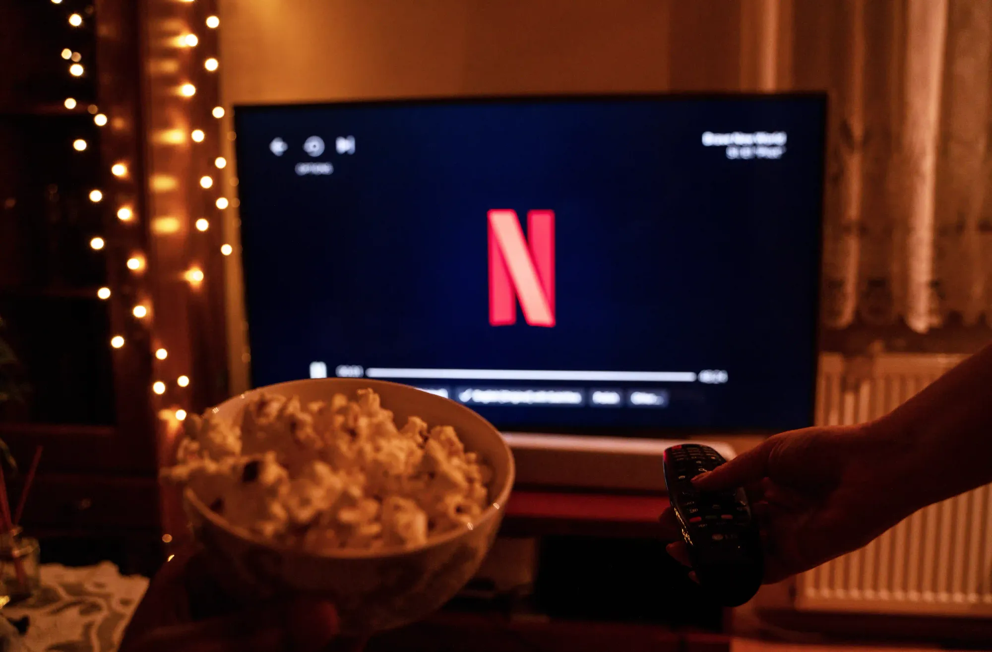 Popcorn with netflix in the background.