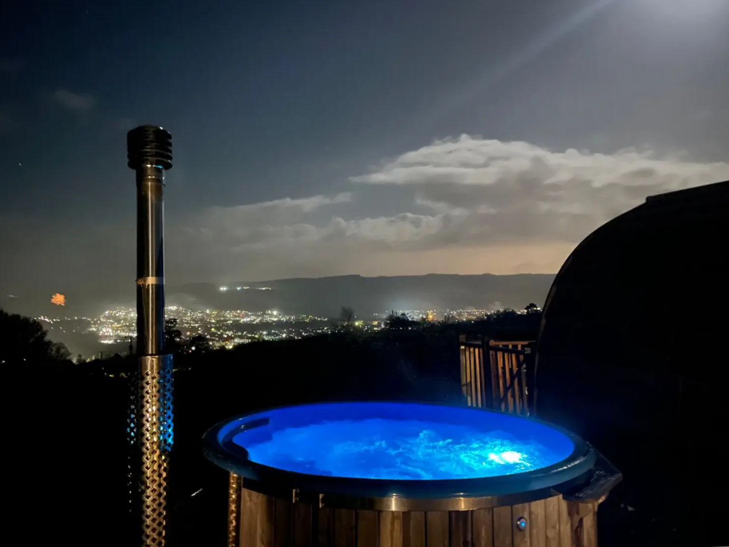 Juniper Cabin Hot Tub, Stoneymollan over Loch Lomond.