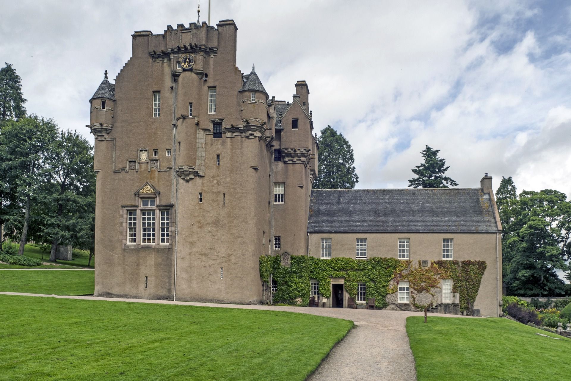 Crathes Castle | All you need to know before you go!